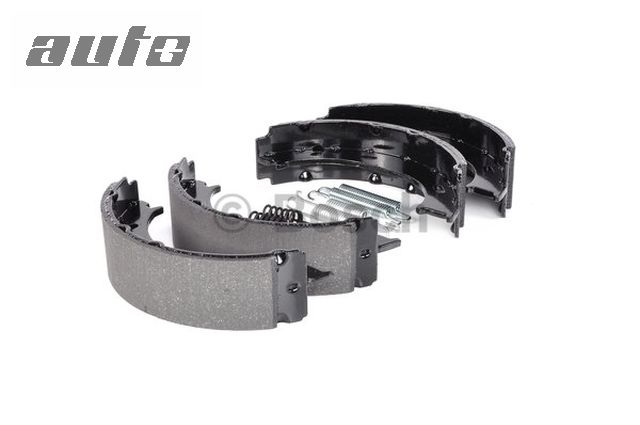 0986487610 BOSCH SZCZĘKI HAMULCOWE