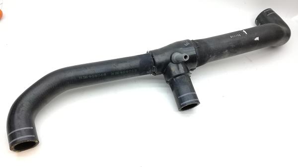 4D0121101D VAG WAZ WODNY AUDI A8 D2 4,2 RURA WĄŻ PRZEWÓD WODY 4D0121101D  Audi A8 Audi S8 D2