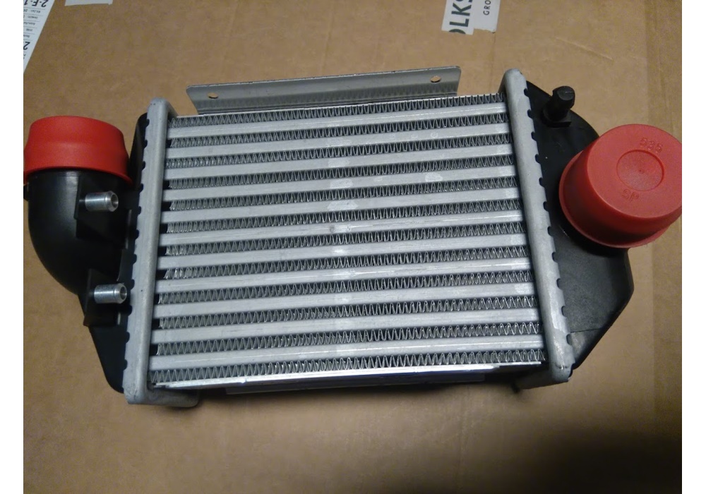078145805L VAG CHLODNICA INTERCOOLER AUDI A6 C5 2.7BT ALLROAD