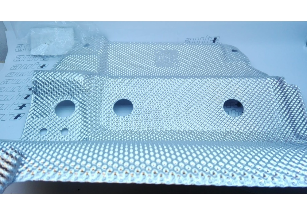 8K0804172 VAG Osłona termiczna tłumika końcowego str. prawa Audi A4