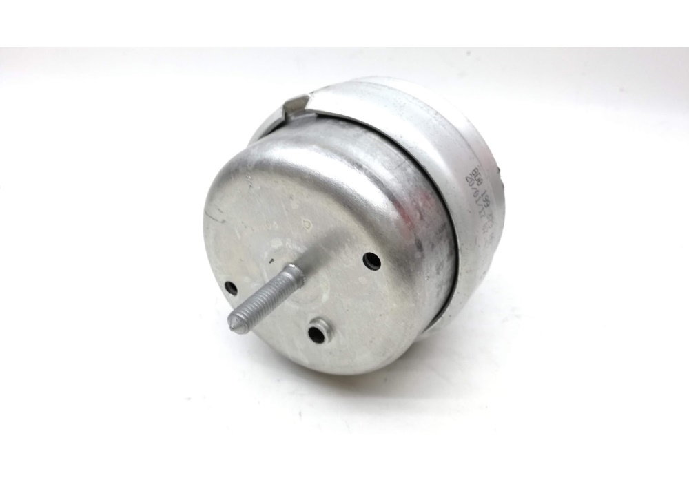 8D0199379AQ VAG PODUSZKA SILNIKA Audi A4 B5 95-