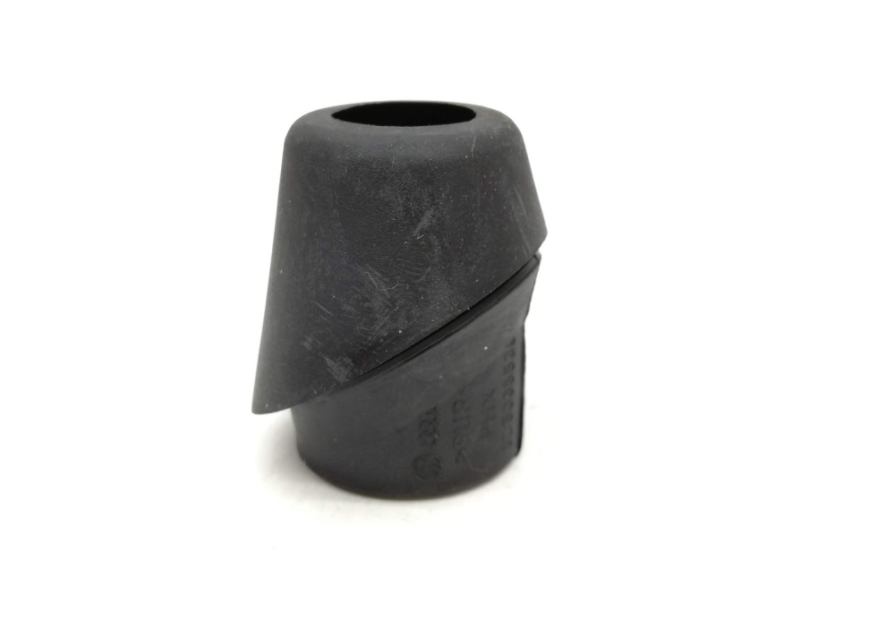 8D5035539 VW CLASSIC Tuleja mocowania anteny Audi Audi A4 B5 95-