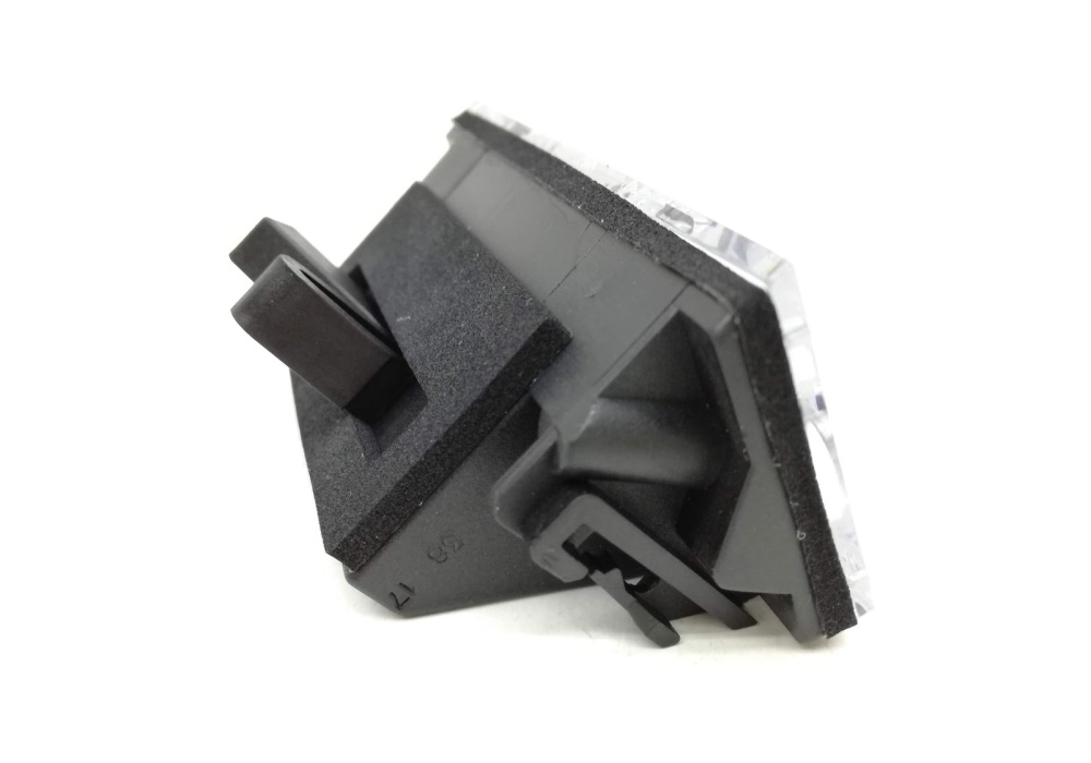 8D0943021D VW CLASSIC LAMPKA OŚWIETLENIA TABLICY REJESTRACYJNEJ AUDI A4 B5 LIMUZYNA PRAWA Audi A4 B5 9