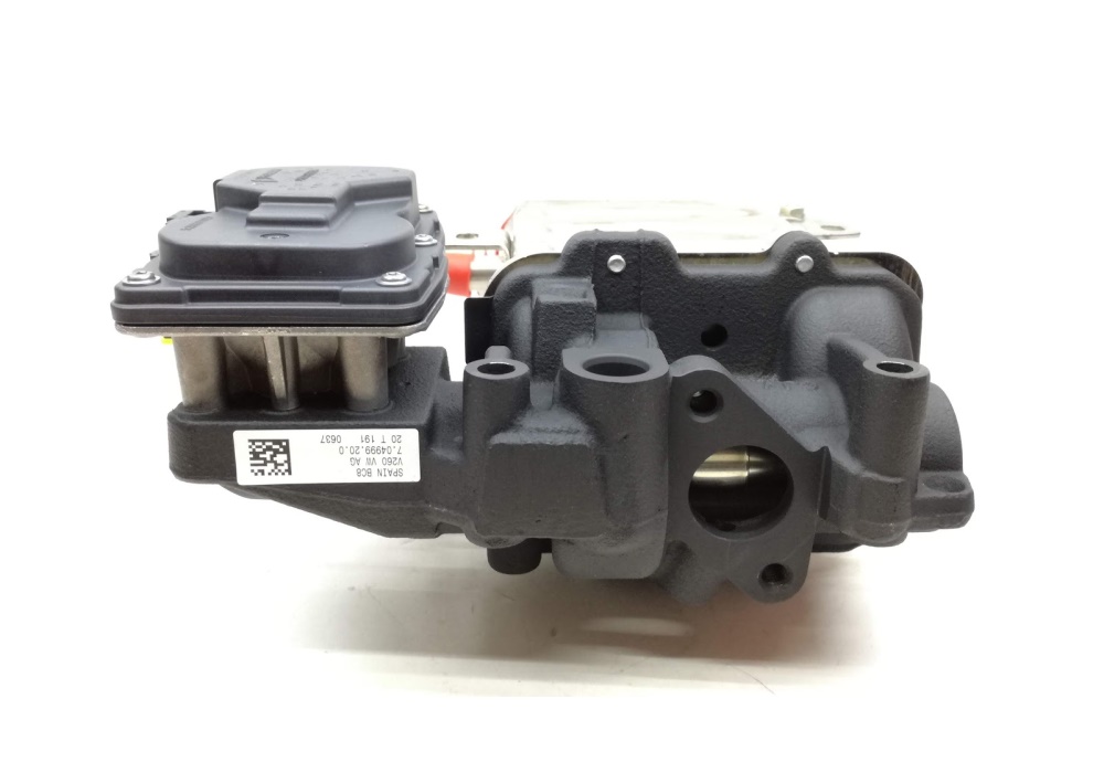 04L131512CG VAG Chłodnica układu recyrkulacji spalin  VW CRAFTER, MULTIVAN VI, TRANSPORTER / CAR