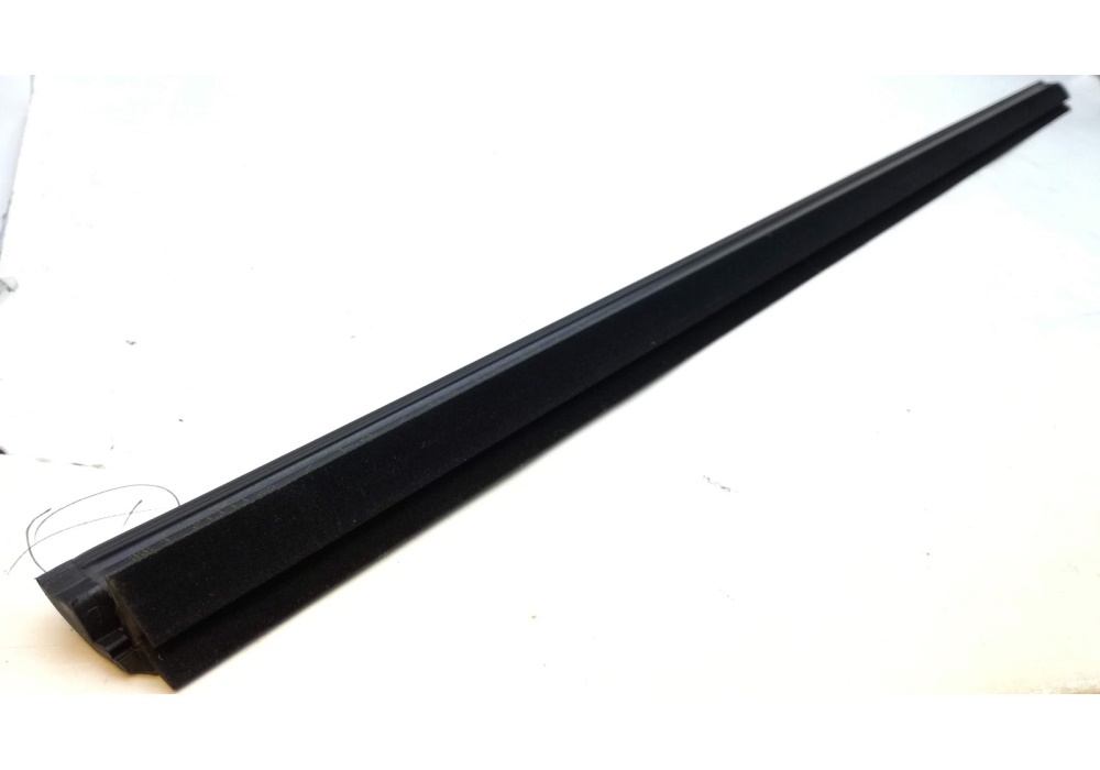 5J7839477A VAG Uszczelka zgarniajaca szyby lewo-zewn. tył Skoda Roomster