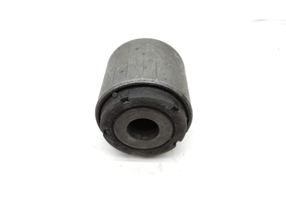 4D0505203G VAG Tuleja wahacza górnego tył  Audi A8 Audi S8 D2