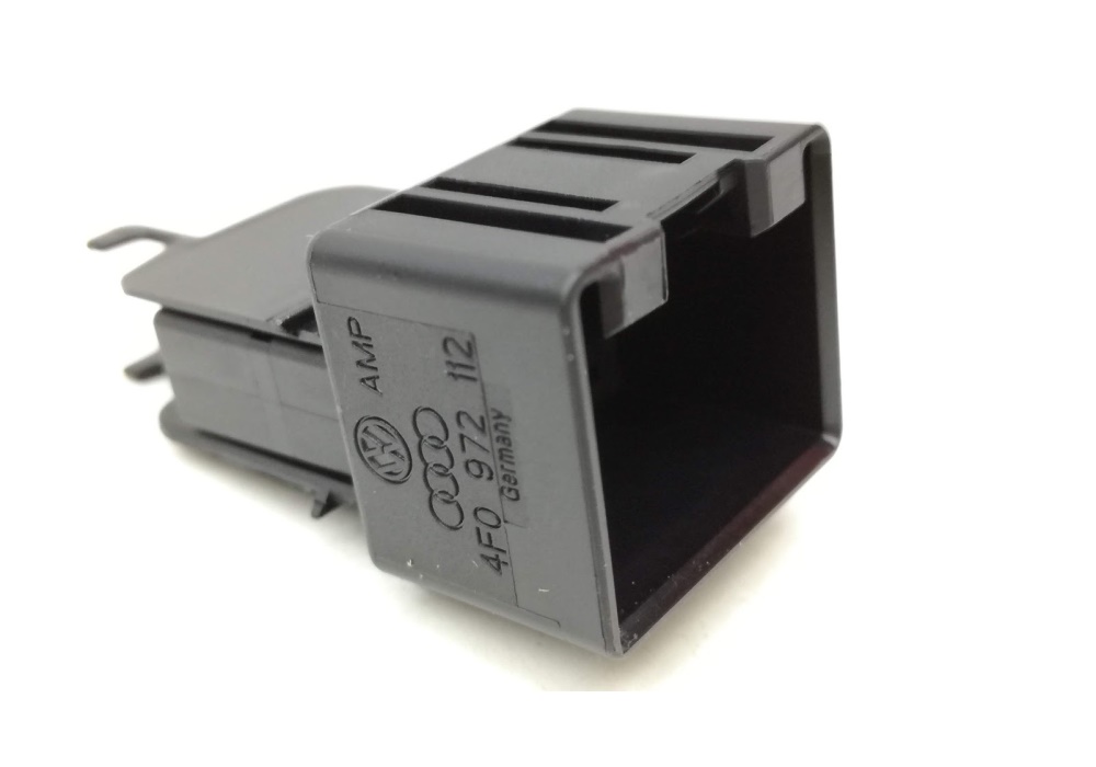 4F0972112 VAG Oprawka wtyczki ze stykami płaskimi i za