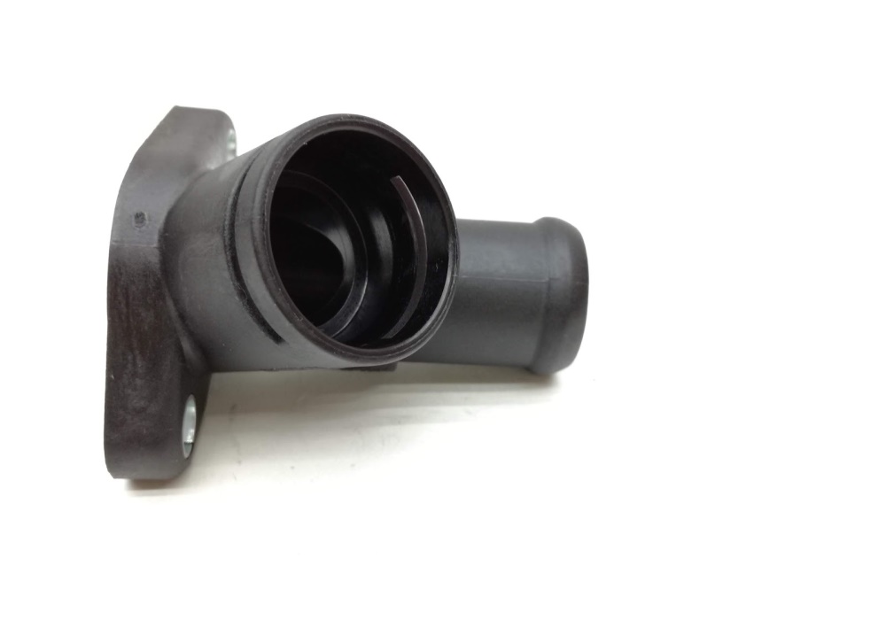 037121144M VW CLASSIC Króciec wodny Coolant water flange for the Golf Mk3 16V