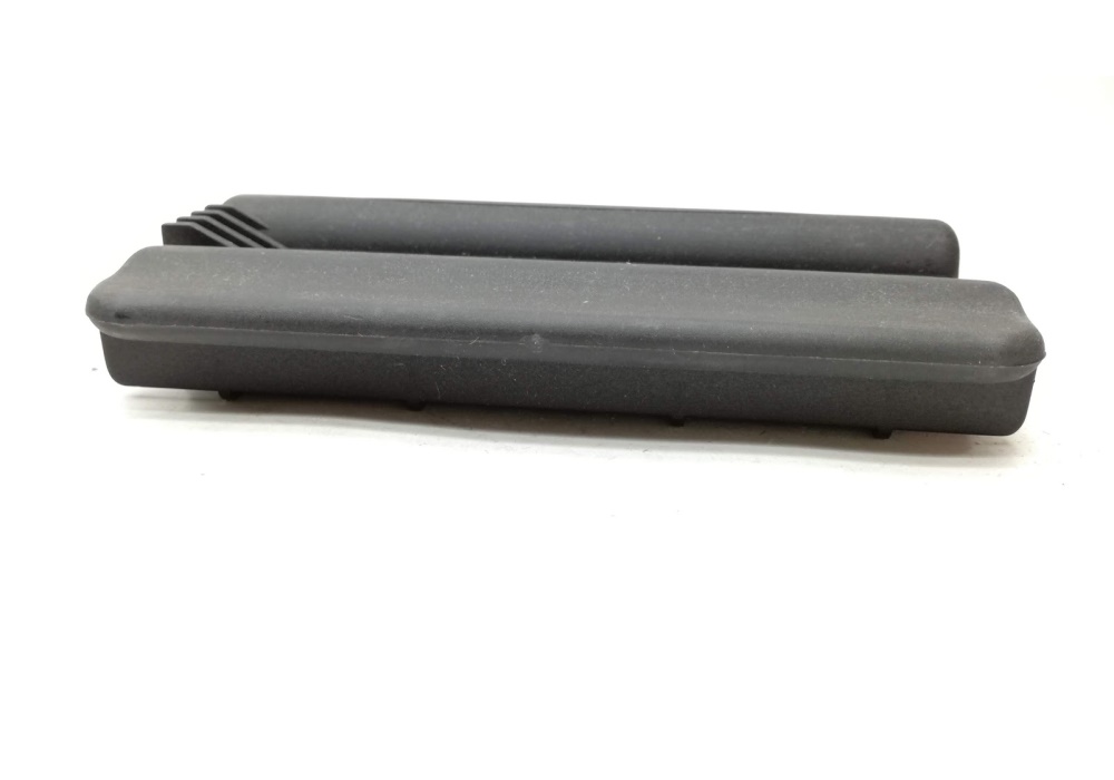 8D9861703A VAG listwa mocujaca 130X62X23,5 siatki bagażnika Audi A4 B5 95-