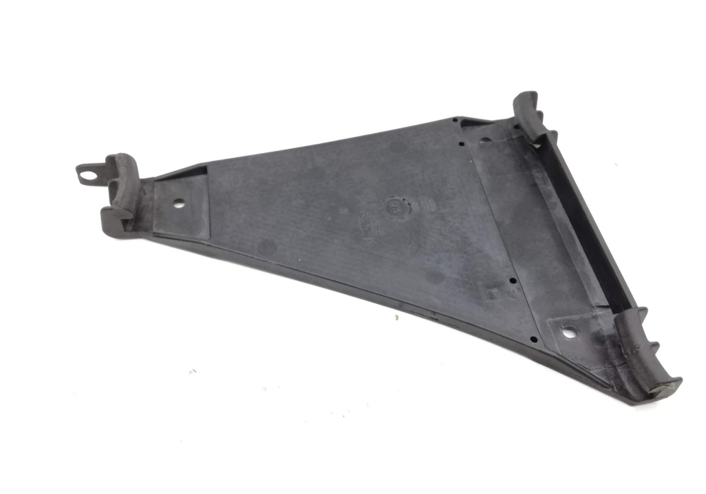 8D0807484 VW CLASSIC Ślizg zderzaka Audi A4 B5 95- prawy tył