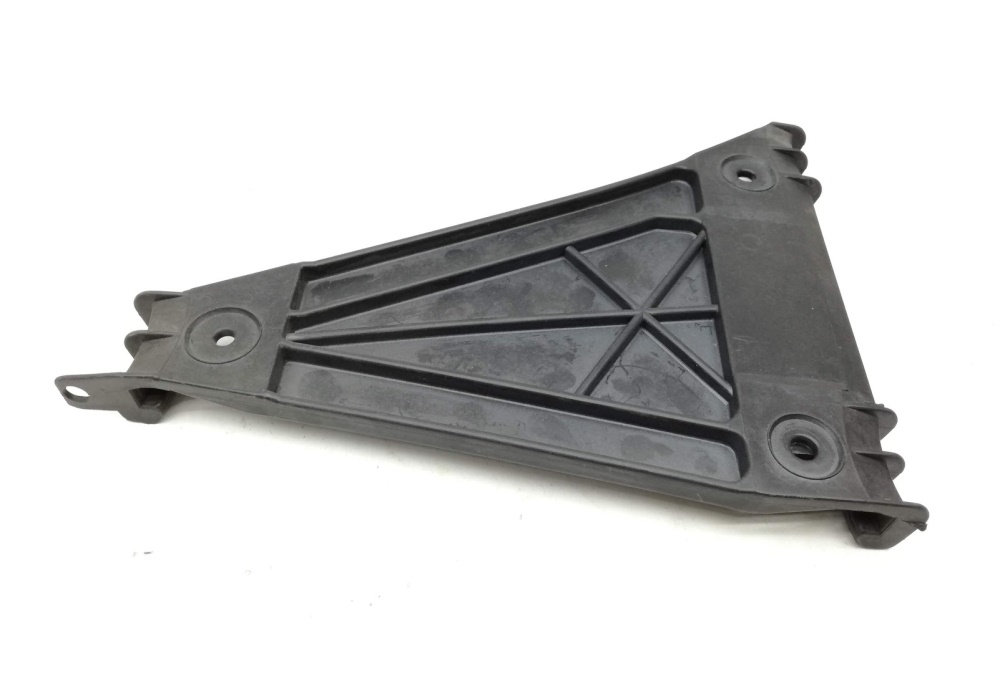 8D0807484 VW CLASSIC Ślizg zderzaka Audi A4 B5 95- prawy tył