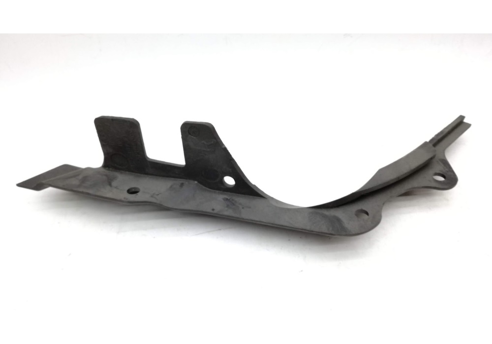 8E0807514A VW CLASSIC SPOILER mocowanie osłony silnika Audi A4 B6