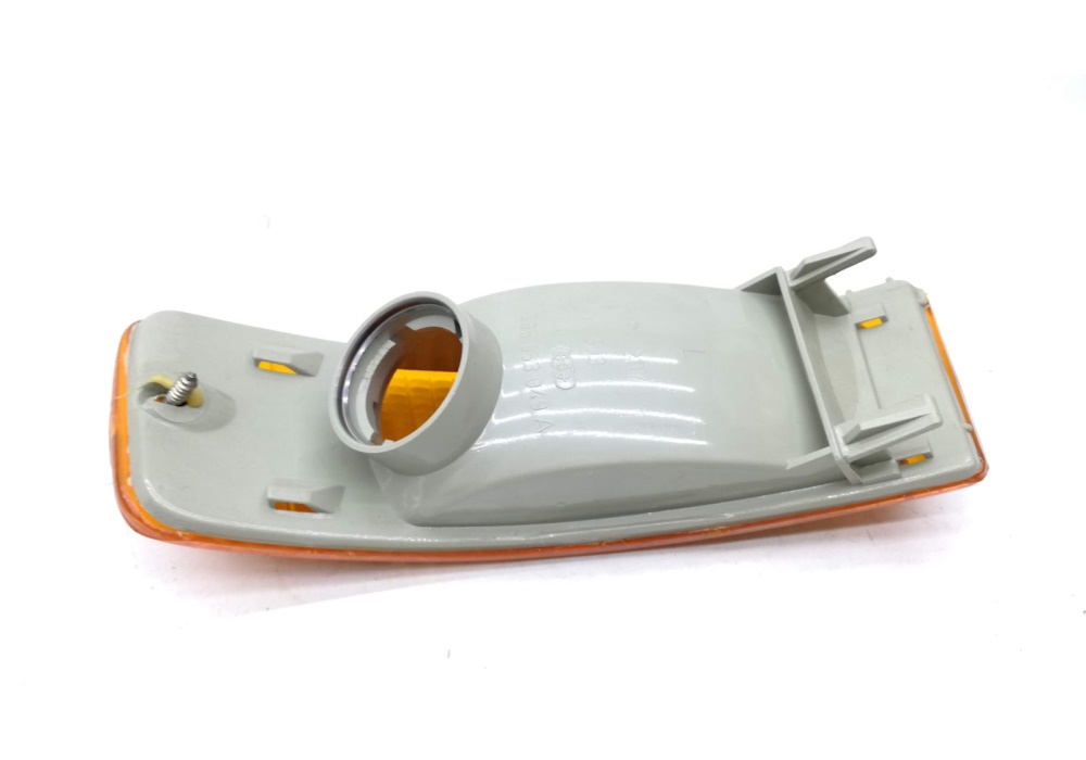 895953055A VW CLASSIC KIERUNKOWSKAZ MIGACZ AUDI 90 B3 -91 LEWY