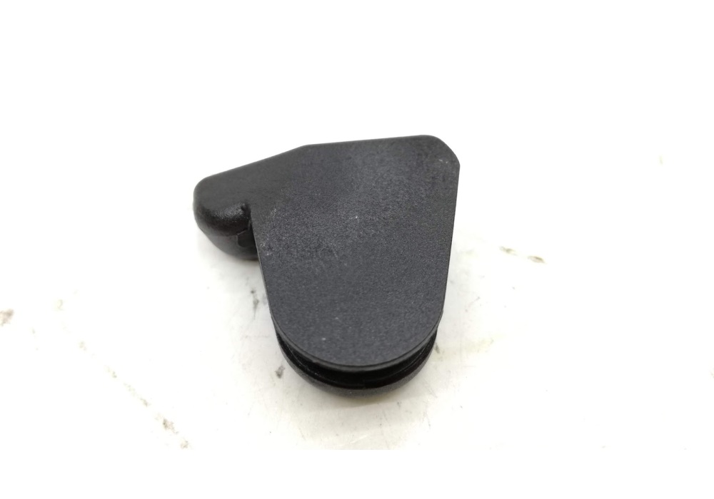 893827499A VAG OGRANICZNIK RUCHU  str. lewa zawiasu klapy tył Audi 80 B3