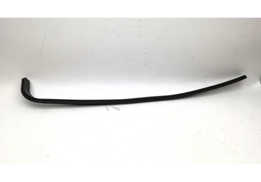 193839477B VW CLASSIC window slot seal