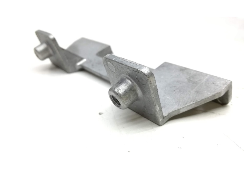 8V0907574D VAG Uchwyt radaru Audi