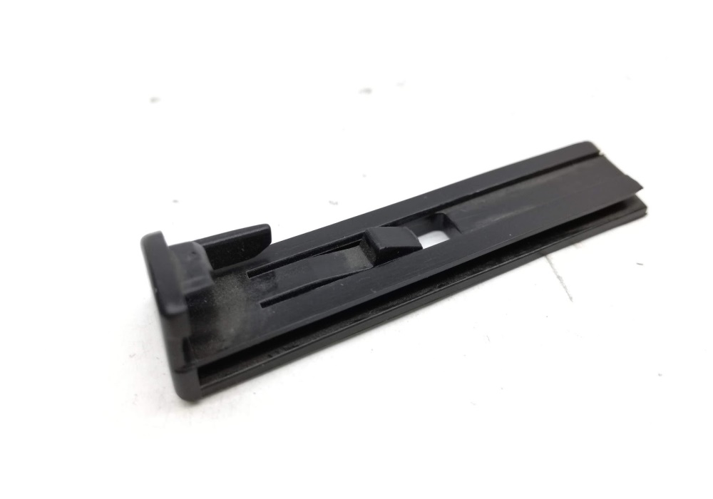 443853781E01C VAG KONCOWKA LISTWY