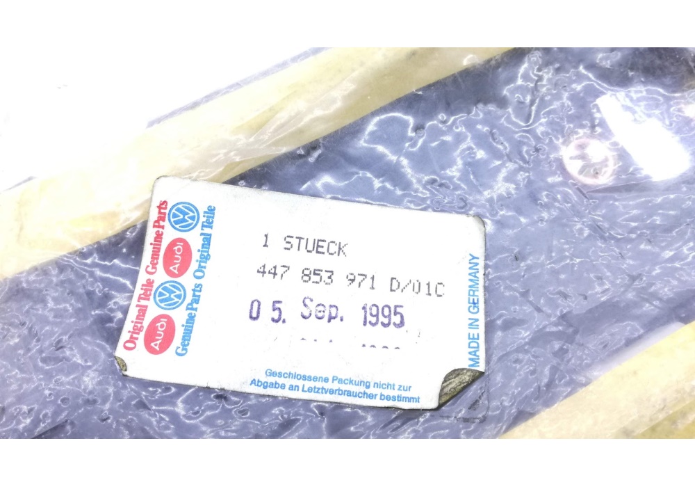 447853971D01C VAG Listwa ochronna błotnika listwa ozdobna (wysoki połysk) lewo-tyl gora Audi 100