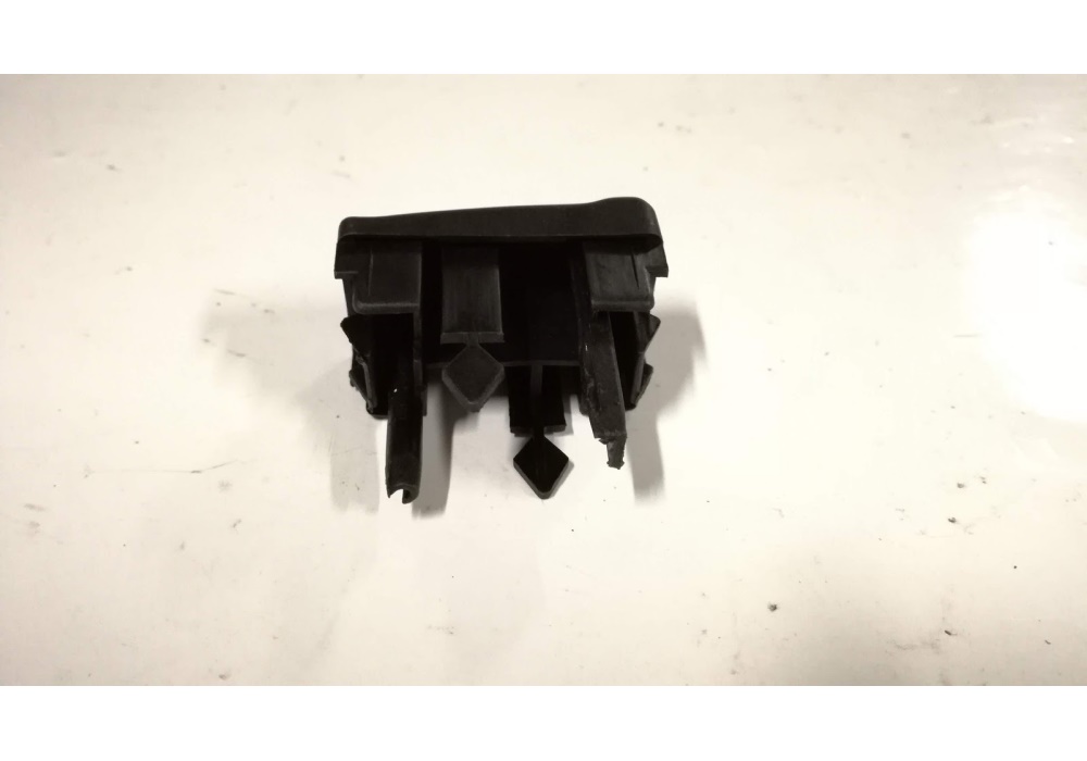 89394151501C VW CLASSIC Zaślepka