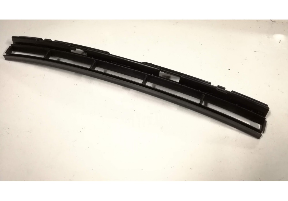 4E0807820C01C VW CLASSIC ATRAPA ZDERZAKA listwa zderzaka kierownica powietrza srodek Audi A8 4E