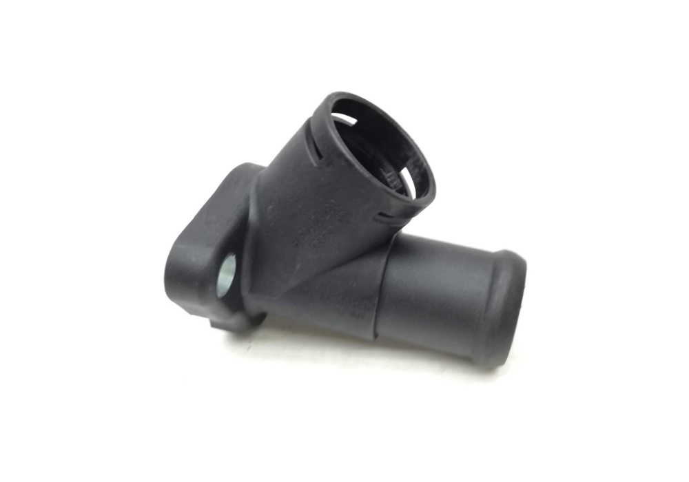 037121144M VW CLASSIC Króciec wodny Coolant water flange for the Golf Mk3 16V