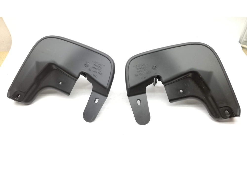 8P0075111 VAG CHLAPACZE PRZÓD AUDI A3 2004-2013 Audi A3 8P (2003-2012)