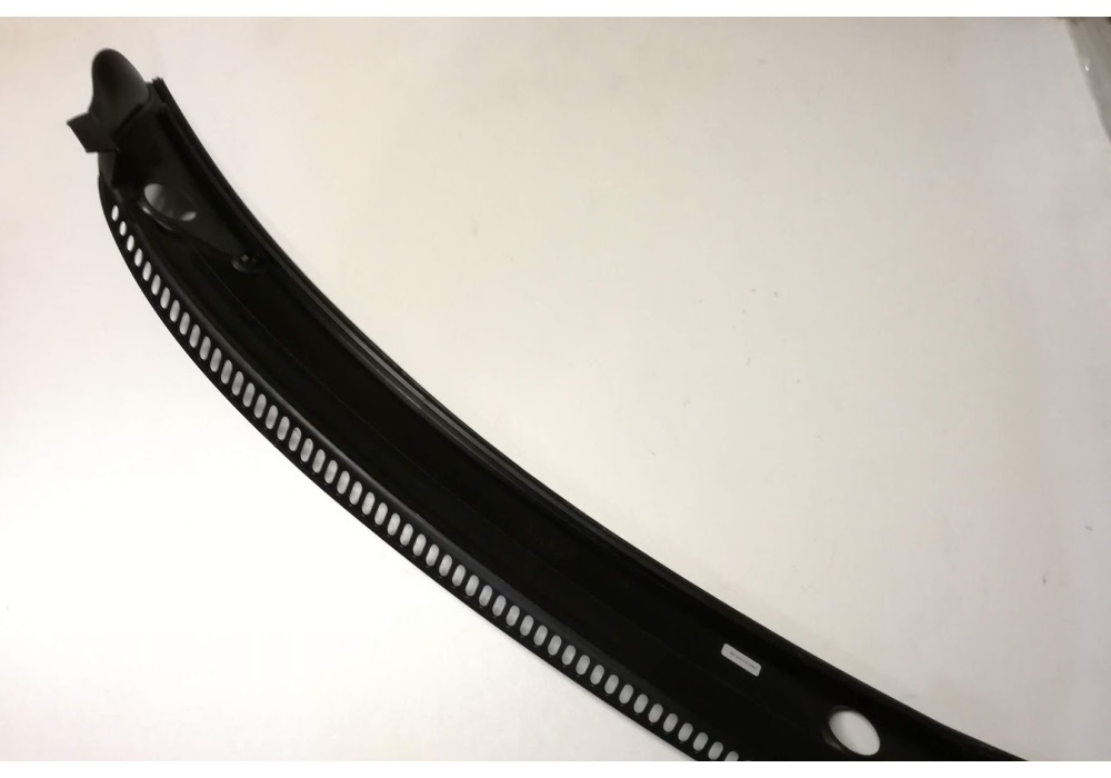 3B1819415EB41 VW CLASSIC Podszybie rynienka odrzutnik wody  VW Passat 00- B5 LIFT tylko odbior wlasny