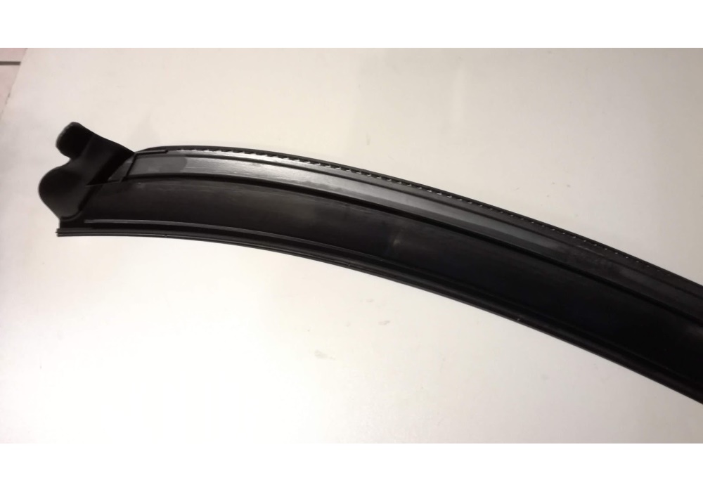 3B1819415EB41 VW CLASSIC Podszybie rynienka odrzutnik wody  VW Passat 00- B5 LIFT tylko odbior wlasny