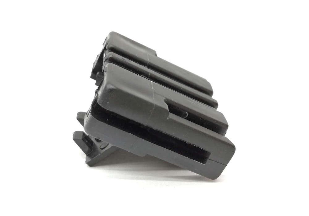 443959840 VAG Wtyczka Oprawka wtyczki ze styk.płask. Audi 100 82-