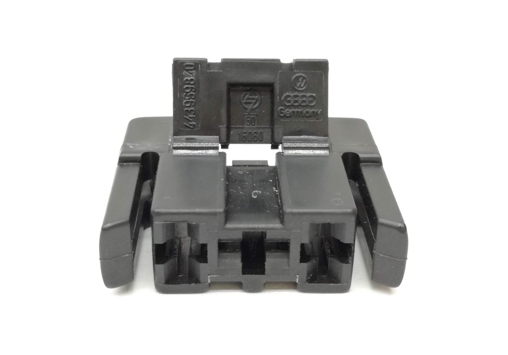 443959840 VAG Wtyczka Oprawka wtyczki ze styk.płask. Audi 100 82-