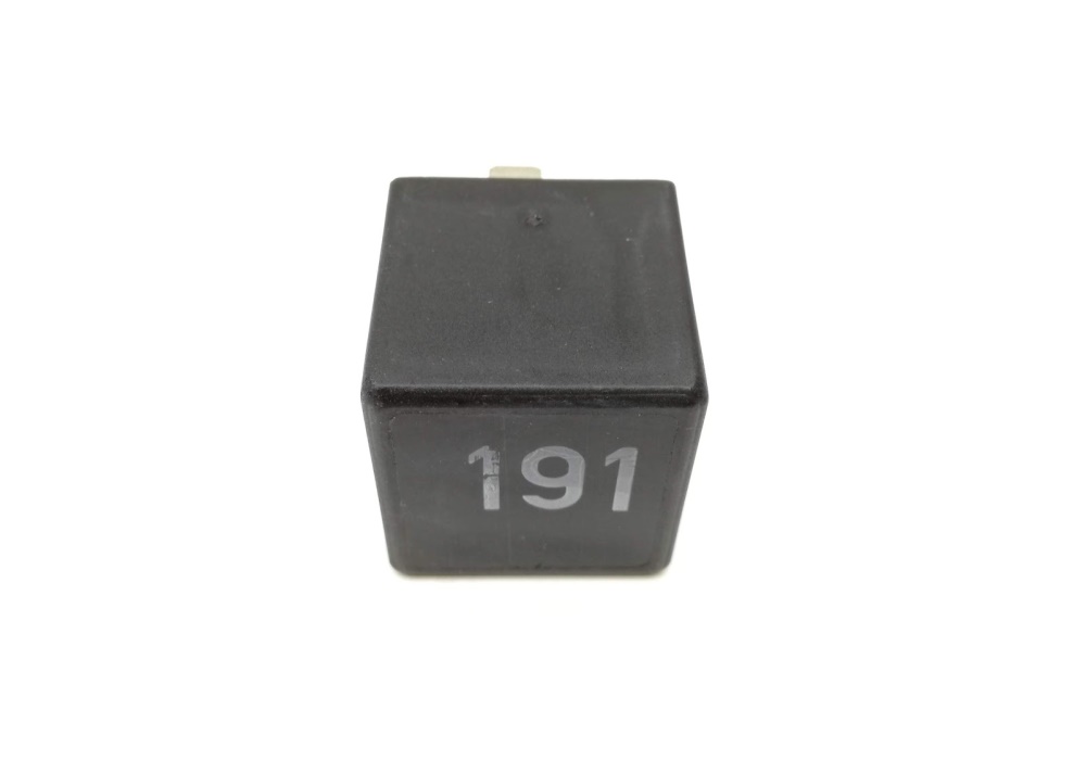 1H0953227 VW CLASSIC PRZEKAZNIK 197 KIERUNKOWSKAZOW VW GOLF III MK3