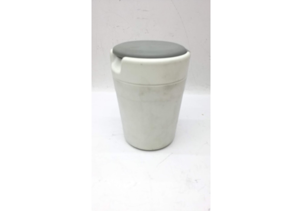 000061142 VAG POJEMNIK NA DROBIAZGI - WNĘKA NA KUBEK