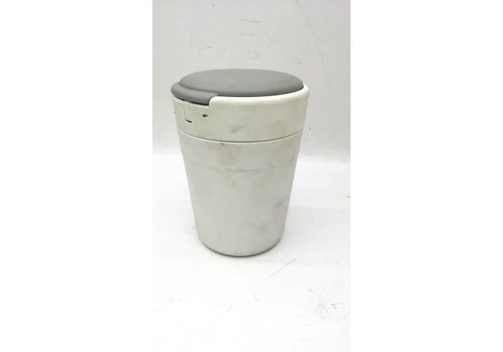 000061142 VAG POJEMNIK NA DROBIAZGI - WNĘKA NA KUBEK