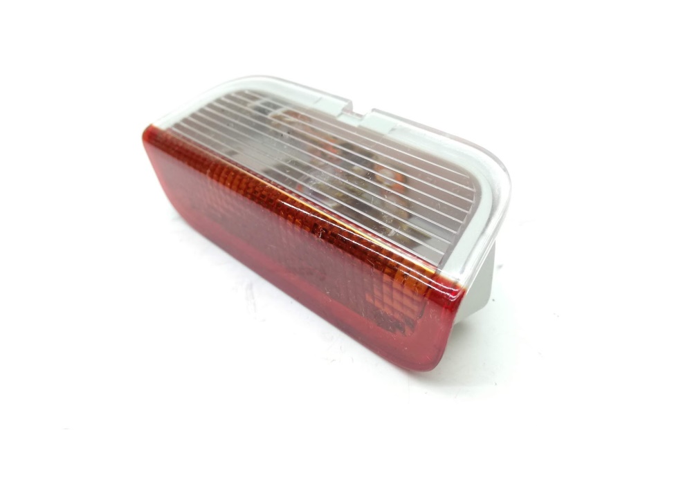 1K0947411A VAG LAMPKA OSTRZEGAWCZA NA DRZWIACH - VW Golf 05-