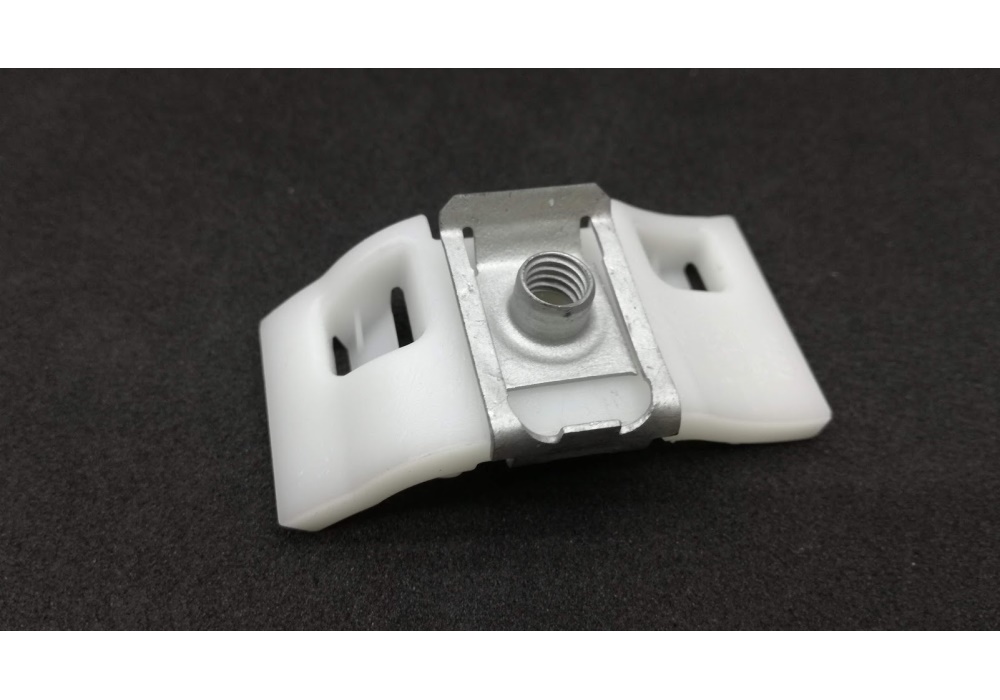 8P0807863A VW CLASSIC UCHWYT ZDERZAKA str. lewa Audi A3 8P (2003-2012)