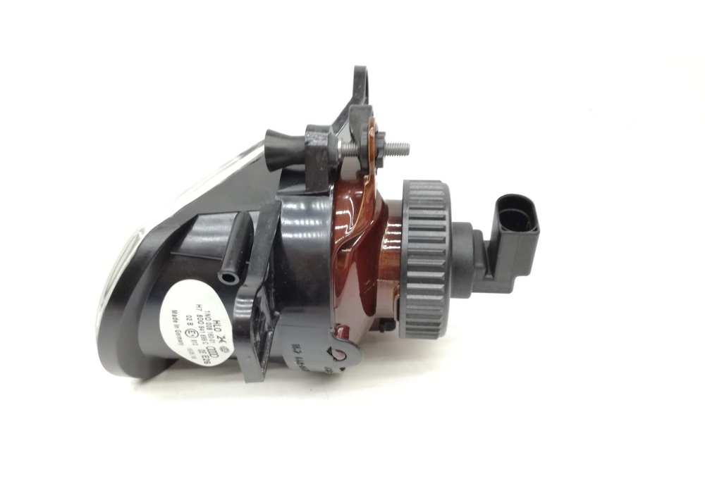 8D0941699C VW CLASSIC Reflektor halogenowy p.mgielny