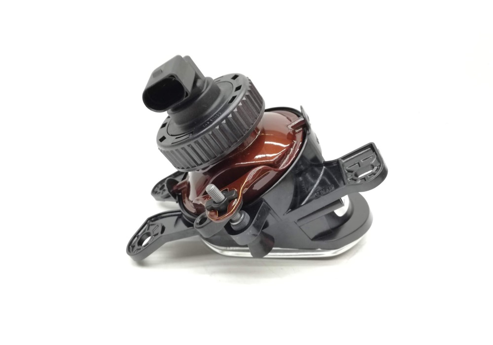 8D0941699C VW CLASSIC Reflektor halogenowy p.mgielny