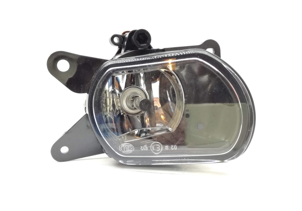8D0941699C VW CLASSIC Reflektor halogenowy p.mgielny