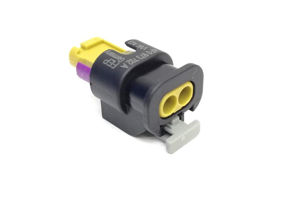 4F0973702A VAG Oprawka wtyczki ze stykami płaskimi i za