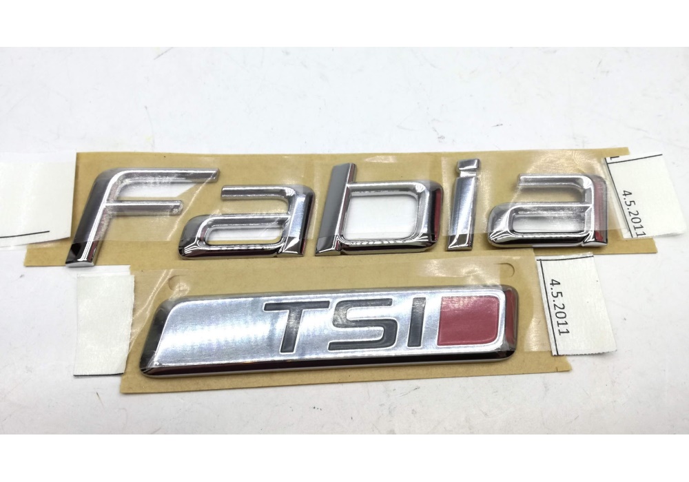 5J6853687MKTP VAG Napis chrom/czerwień/czerń Skoda Fabia TSI 5J6853687MKTP VAG Napis chrom/czerwień/czerń Skoda Fabia TSI