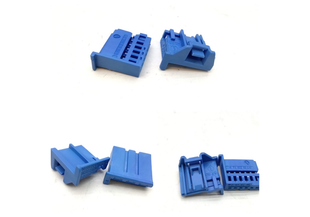 6Q0972706 VAG Oprawka wtyczki ze stykami płaskimi i za