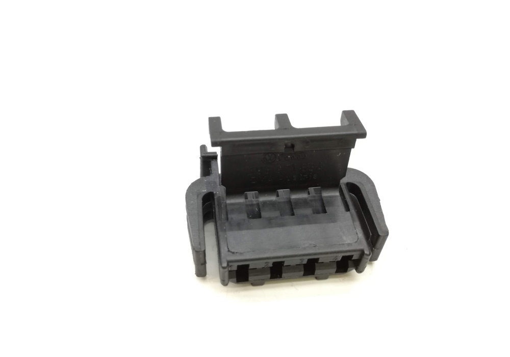 893971634 VAG Wtyczka Audi 80 B3