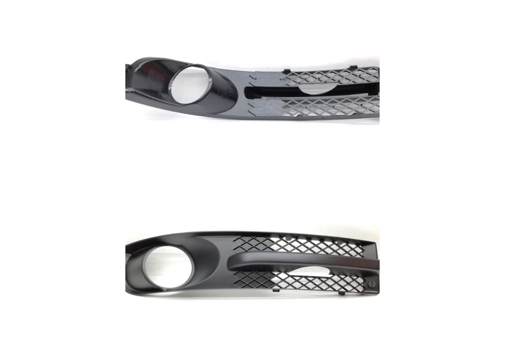 7M3853684C01C VAG KRATKA atrapa zderzaka  01- /P/  VW Sharan z oworem na halogen