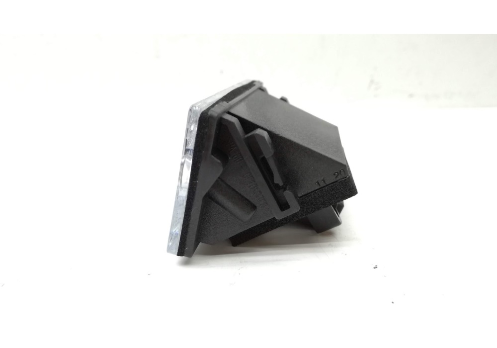 8D9943021H VW CLASSIC Lampka tablicy rejestracyjnej Audi A4 B5 95-