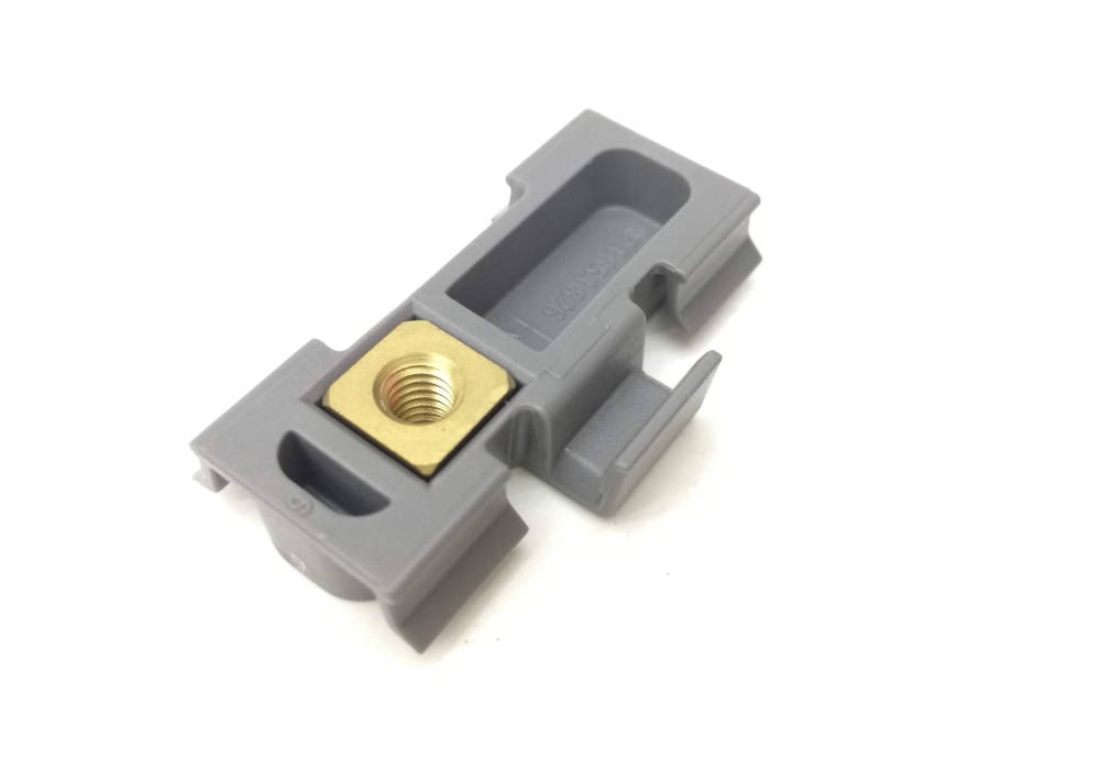 8P3853826 VAG Klip spinka spinki listwy dolnej drzwi Audi A3 8P (2003-2012) prawa