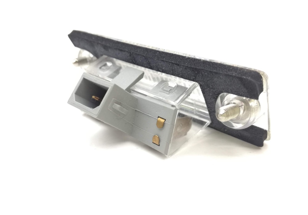 8D0943021 VW CLASSIC LAMPKA OŚWIETLENIA TABLICY REJESTRACYJNEJ Audi A4 95- Audi A4 B5 95-