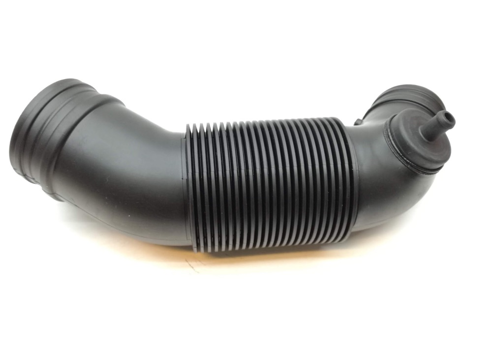 5J0129684 VAG Rurka łącząca PRZEWÓD.