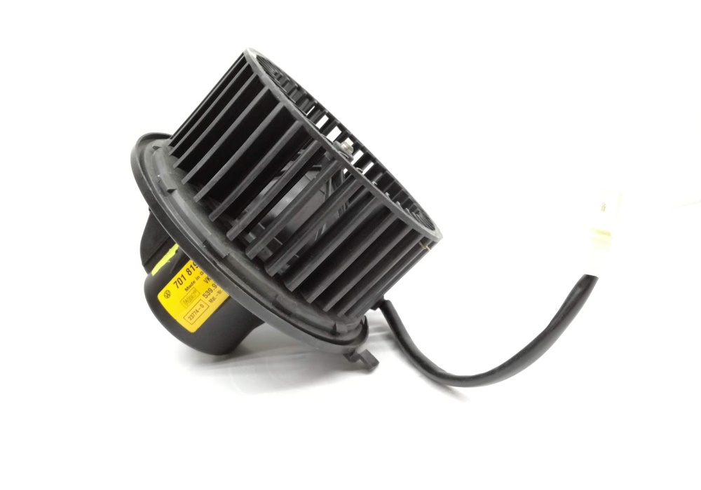 701819021B VW CLASSIC WENTYLATOR. Volkswagen VW T4