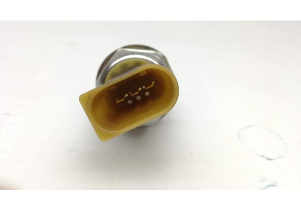 03L906054A VAG Czujnik ciśnienia paliwa na szynie AUDI A1, A3, A5, A6, Q5 1.6D/2.0D 04.08-09.18