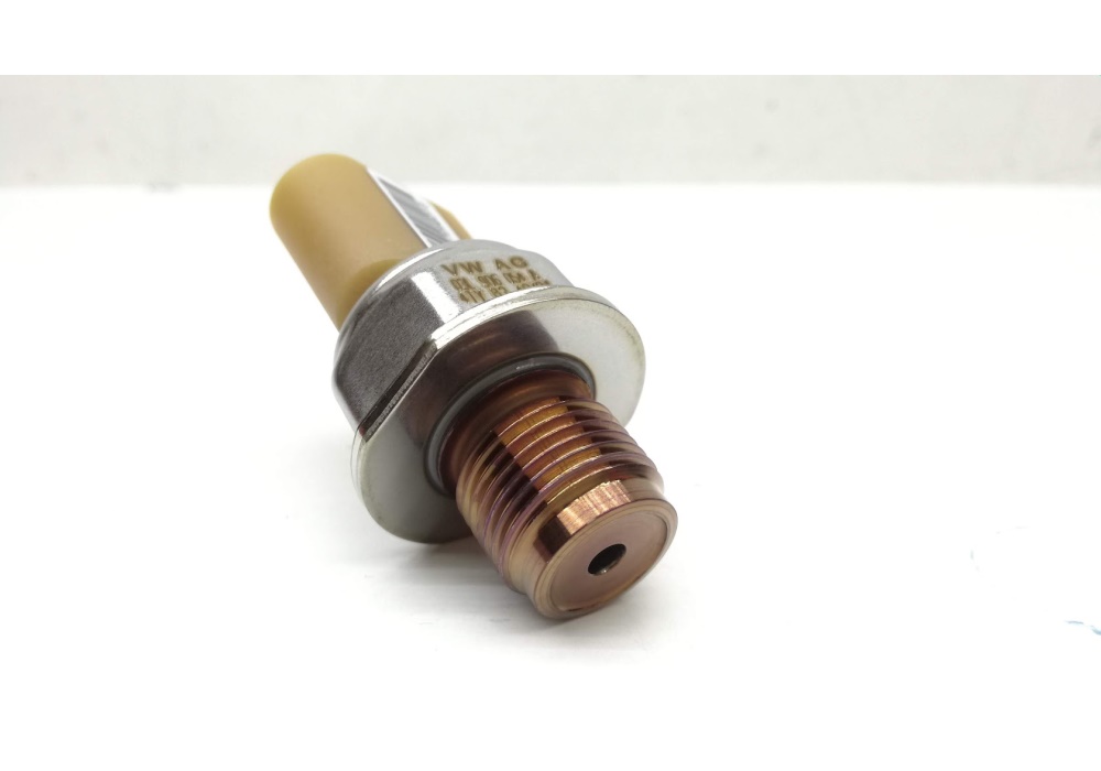 03L906054A VAG Czujnik ciśnienia paliwa na szynie AUDI A1, A3, A5, A6, Q5 1.6D/2.0D 04.08-09.18